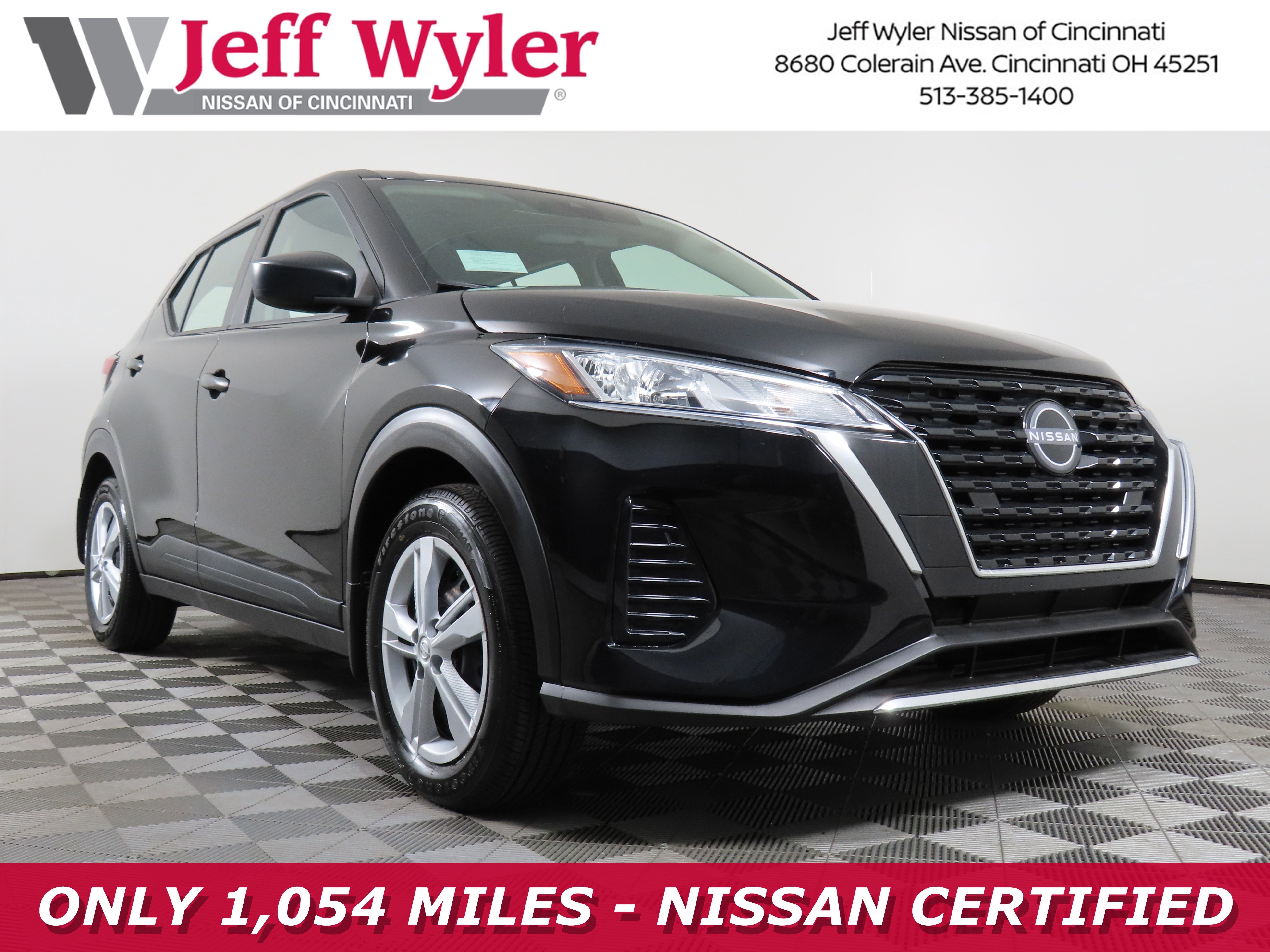 Certified 2025 Nissan Kicks Play S image 1