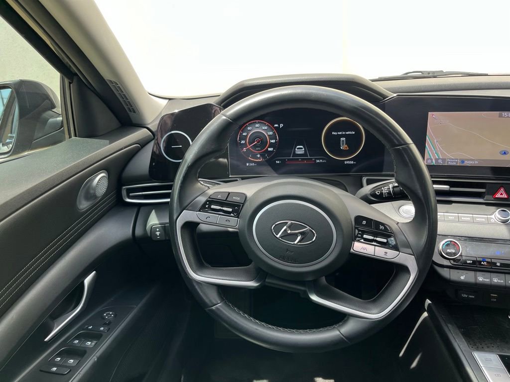 Used 2021 Hyundai Elantra Limited FWD image 18