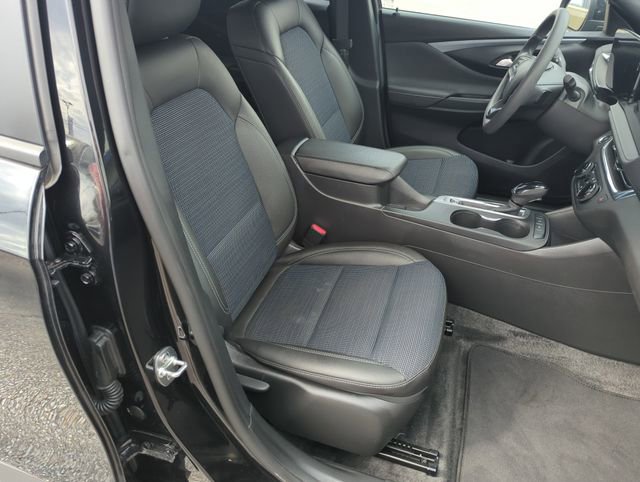 Used 2025 Buick Envista Preferred image 34