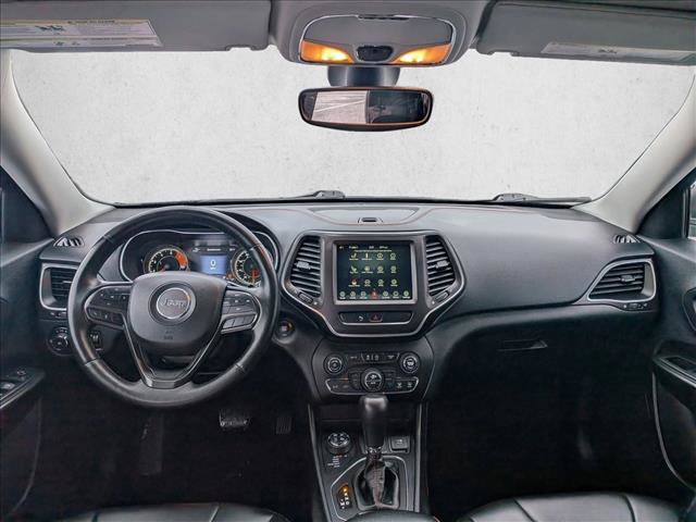 Used 2019 Jeep Cherokee Trailhawk w/ Cold Weather Group image 18