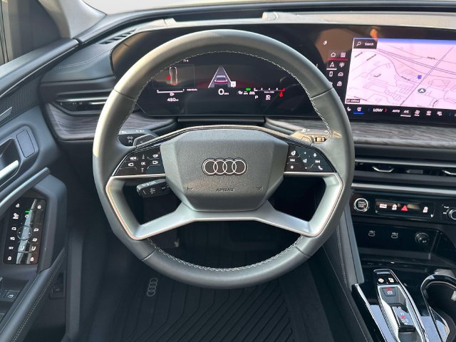 Certified 2025 Audi Q5 Premium Plus w/ Premium Plus AWD/4WD image 17