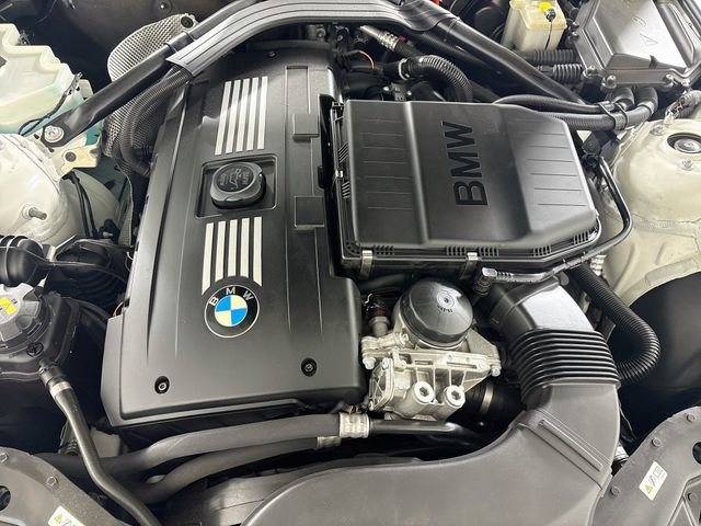 Used 2015 BMW Z4 sDrive35i RWD image 25