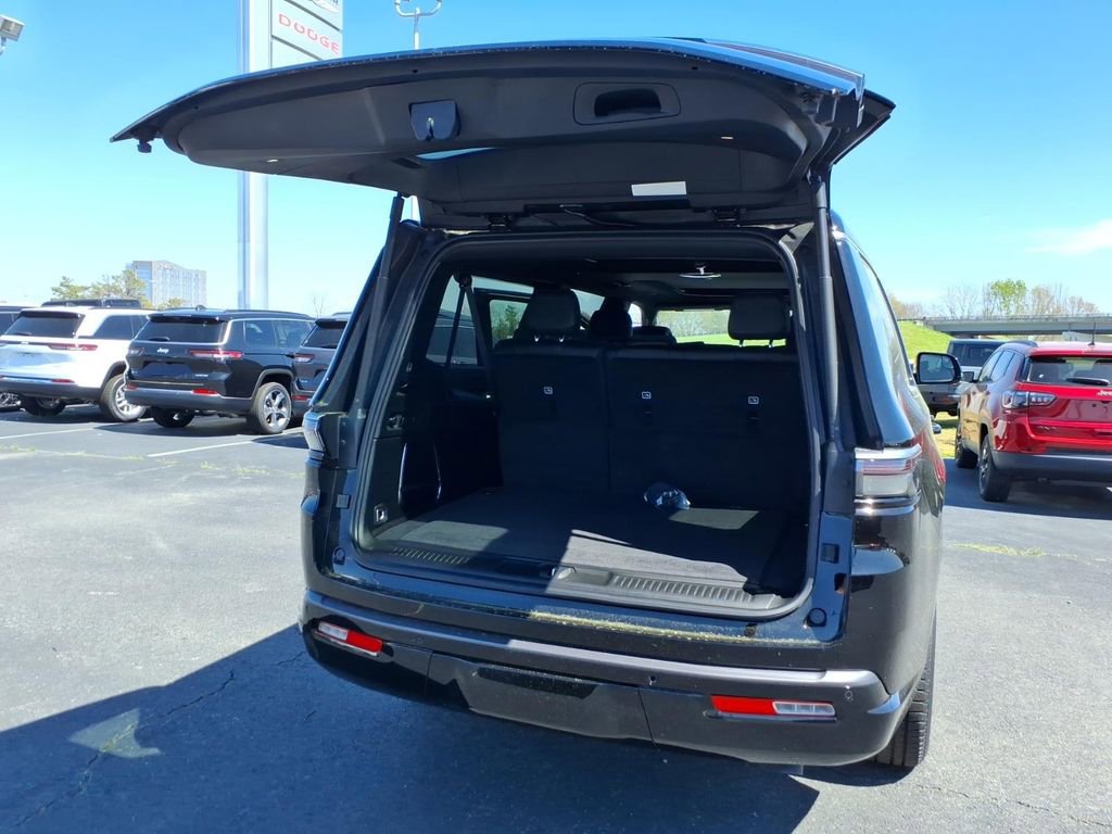 New 2026 Jeep Grand Wagoneer L 4WD image 6