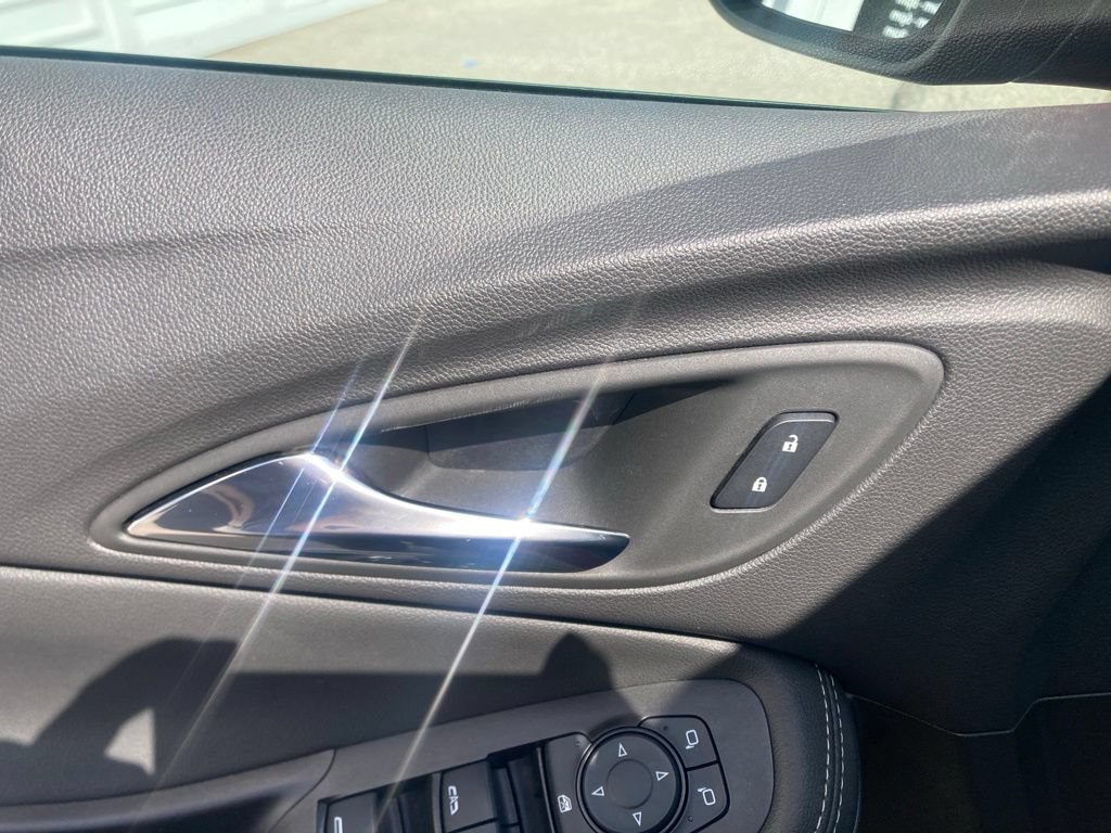 Certified 2023 Buick Encore GX Select w/ Sport Touring Package FWD image 19