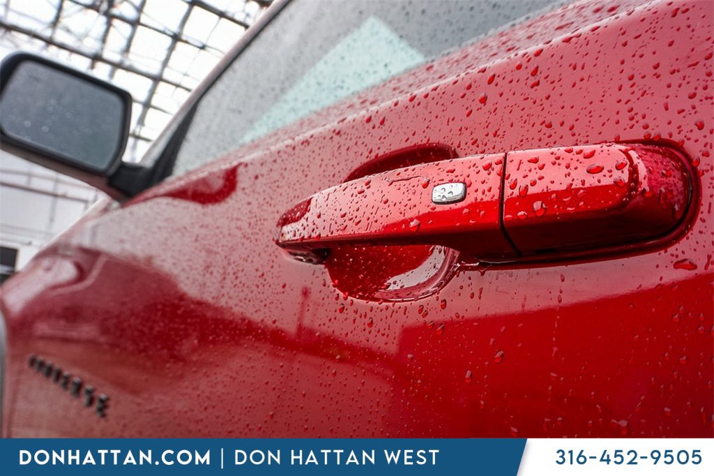 Used 2023 Chevrolet Traverse RS w/ LPO, Floor Liner Package image 38