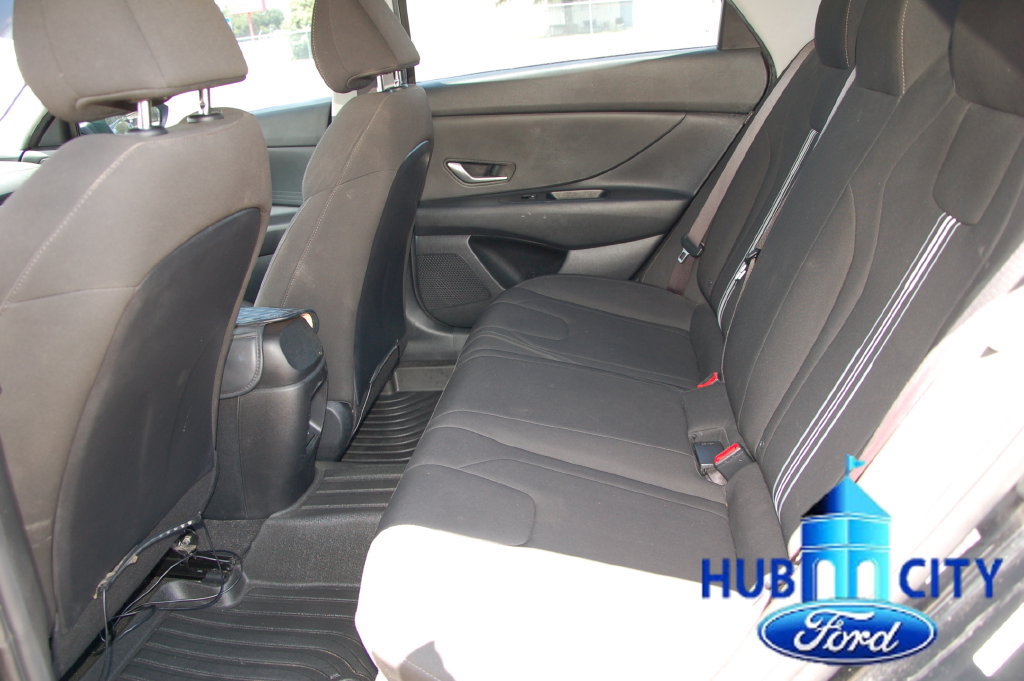 Used 2024 Hyundai Elantra SEL FWD image 12