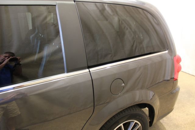 Used 2017 Dodge Grand Caravan SXT image 6