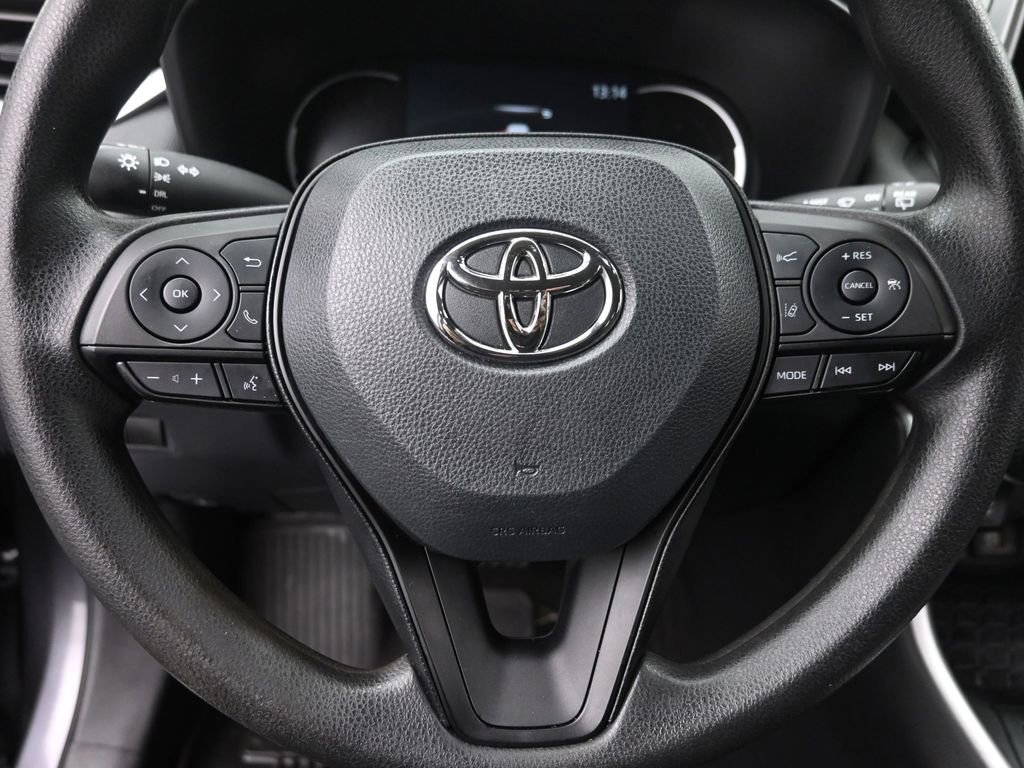 Used 2023 Toyota RAV4 LE image 14