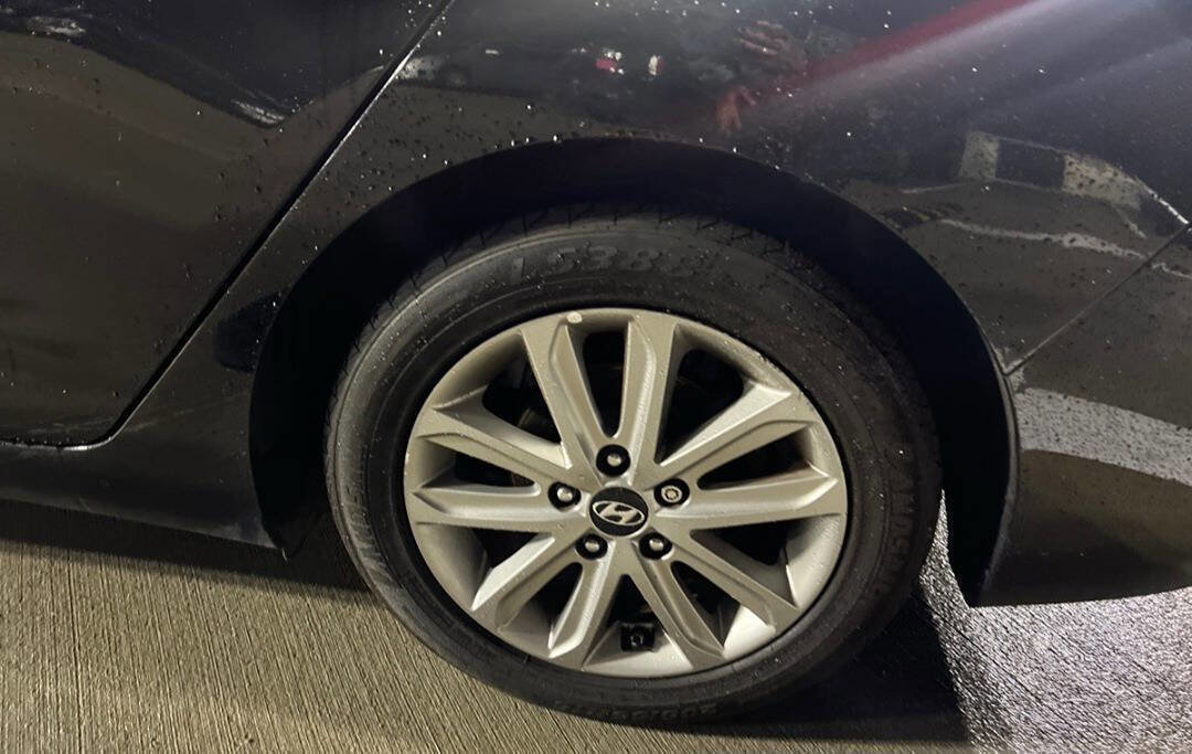 Used 2016 Hyundai Elantra SE w/ Option Group 02 image 20