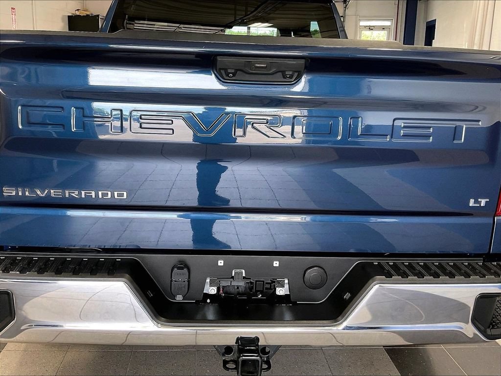 Used 2023 Chevrolet Silverado 1500 LT AWD/4WD image 28