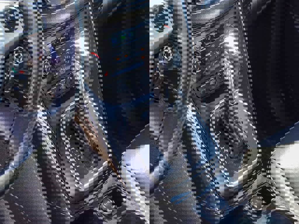 Used 2017 Ford C-MAX Energi Titanium image 18