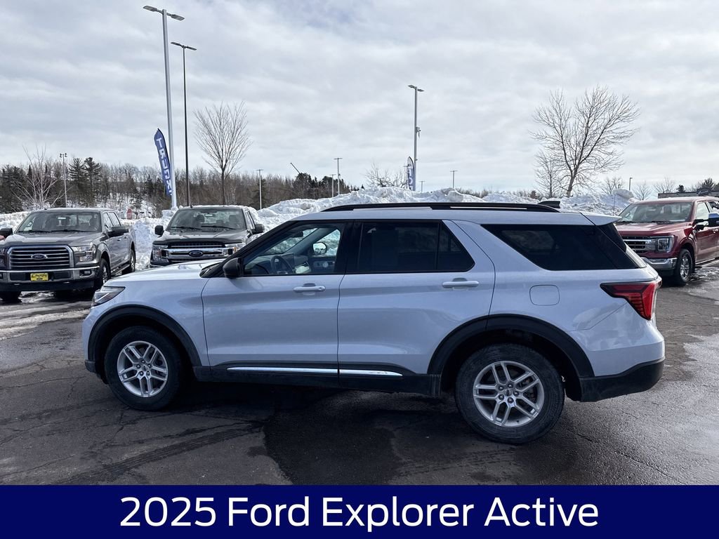 Used 2025 Ford Explorer Active image 10