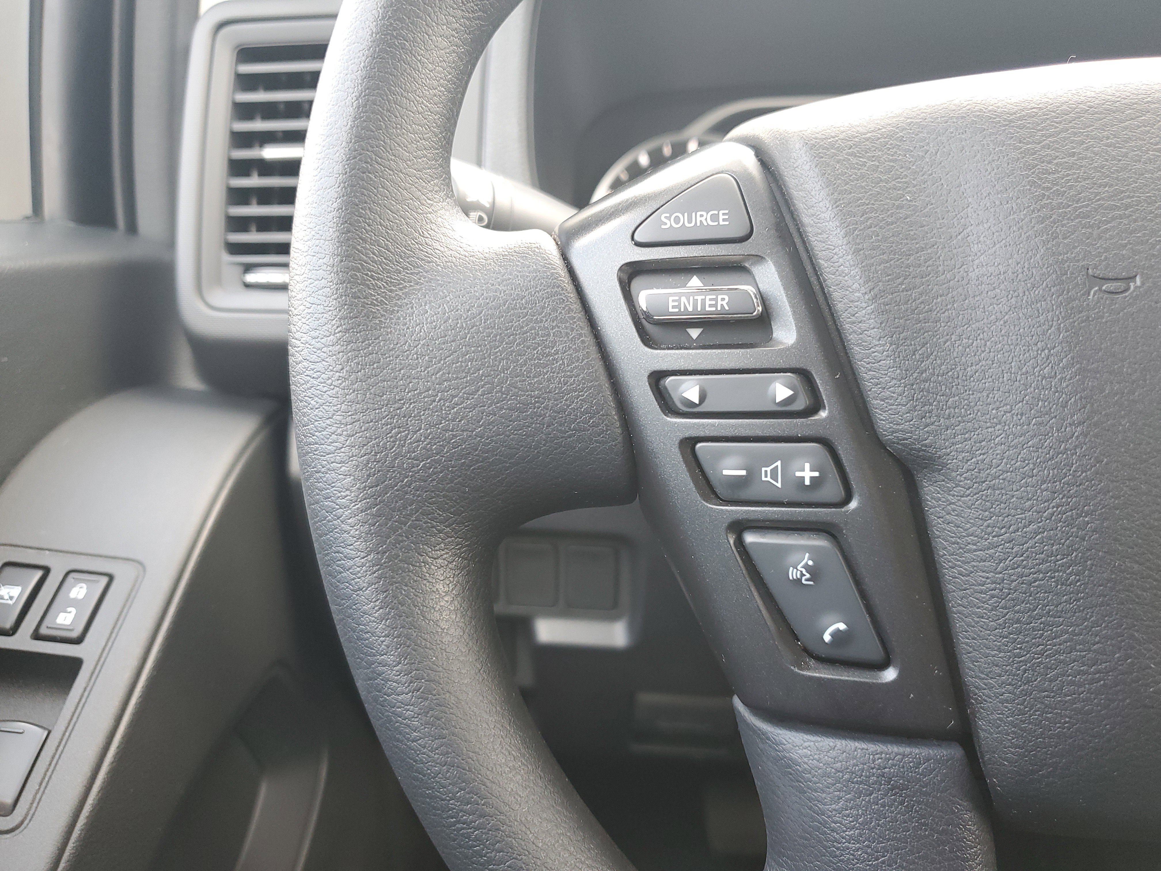 Certified 2024 Nissan Frontier S image 13