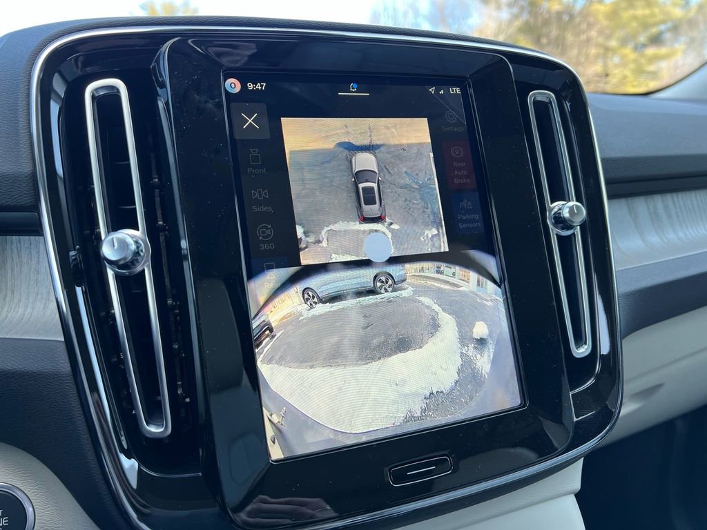New 2026 Volvo XC40 B5 Plus w/ Protection Package Premier AWD/4WD image 18