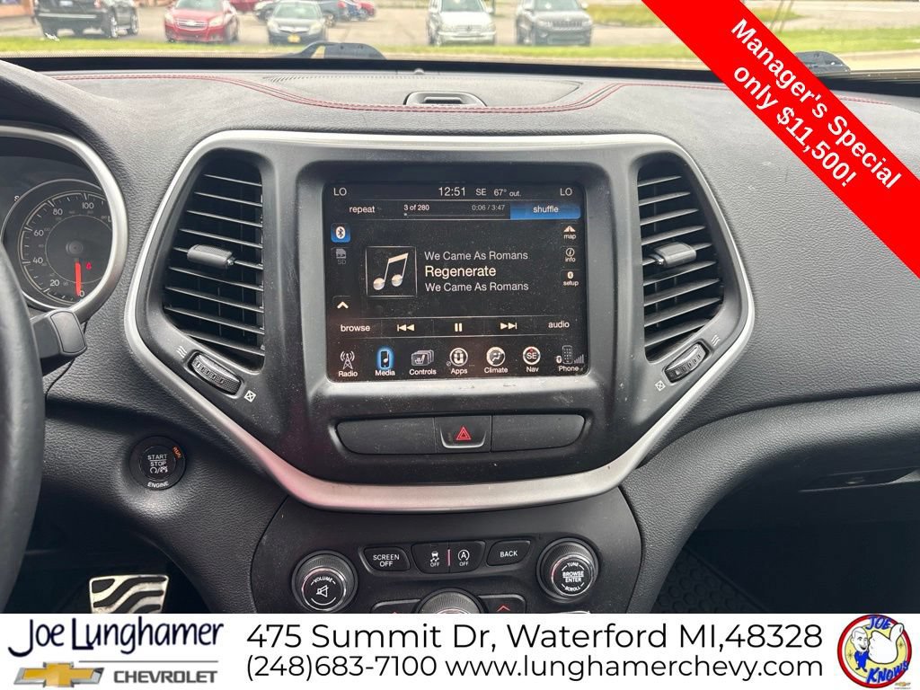 Used 2016 Jeep Cherokee Trailhawk w/ Comfort/Convenience Group AWD/4WD image 15