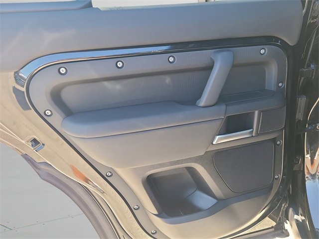 Used 2025 Land Rover Defender 110 S image 17