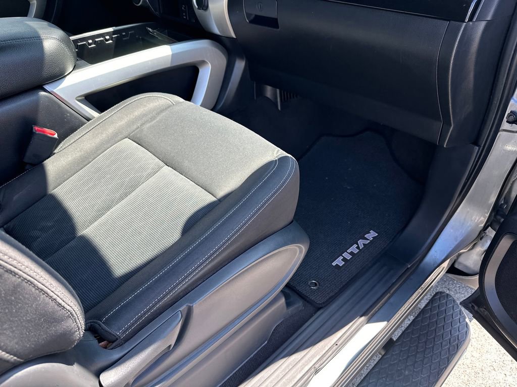 Used 2017 Nissan Titan SV AWD/4WD image 42