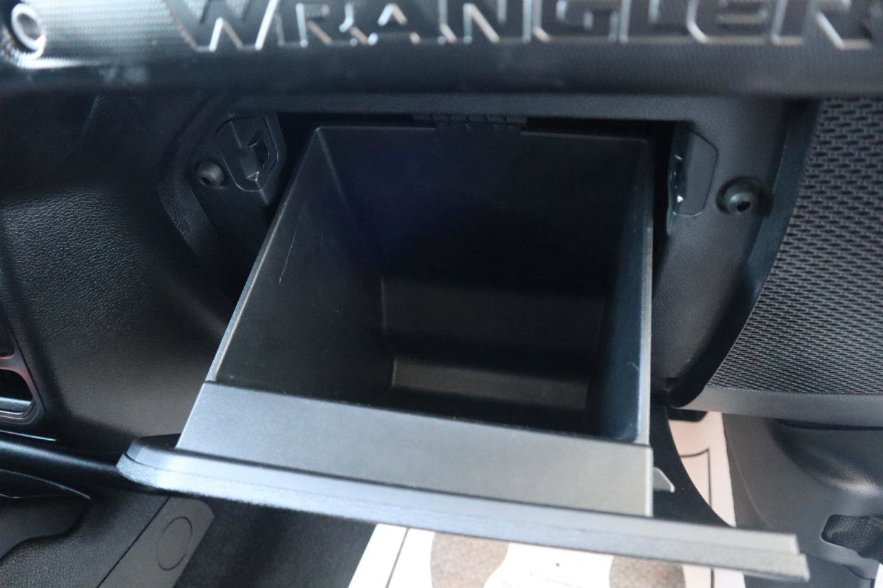 Used 2018 Jeep Wrangler Unlimited Sport S AWD/4WD image 36