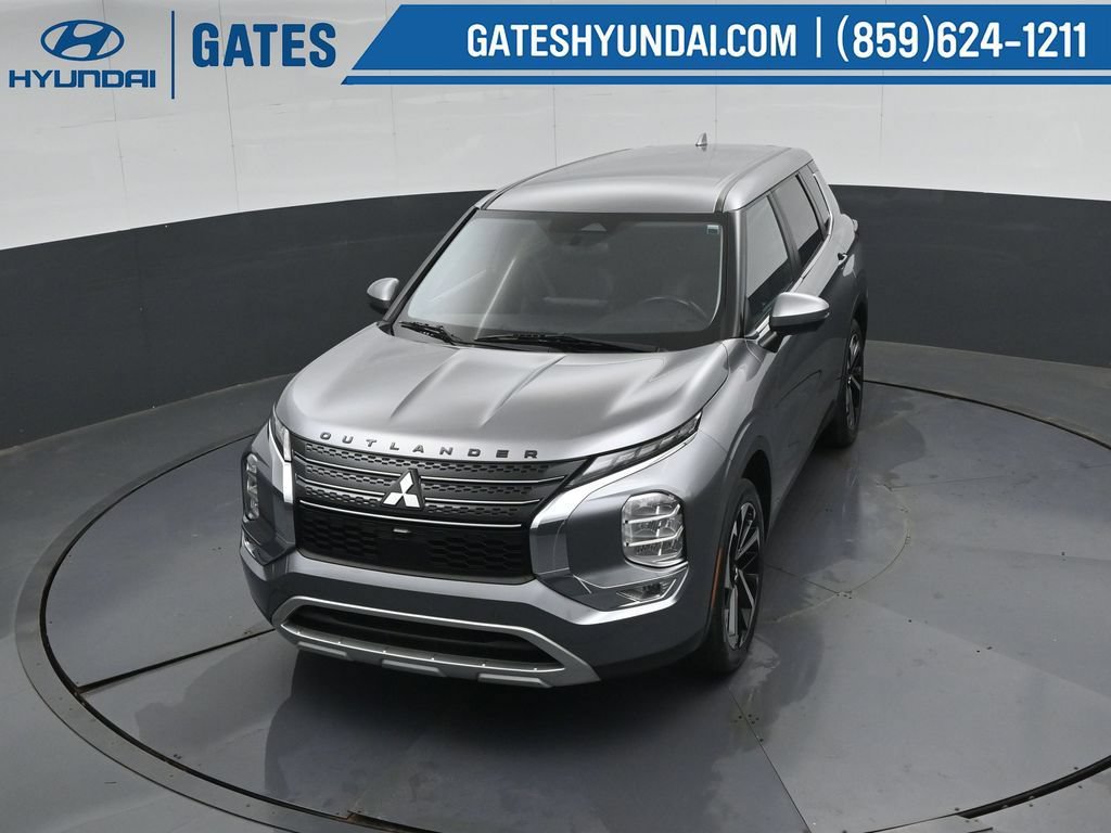 Used 2023 Mitsubishi Outlander SE FWD image 53