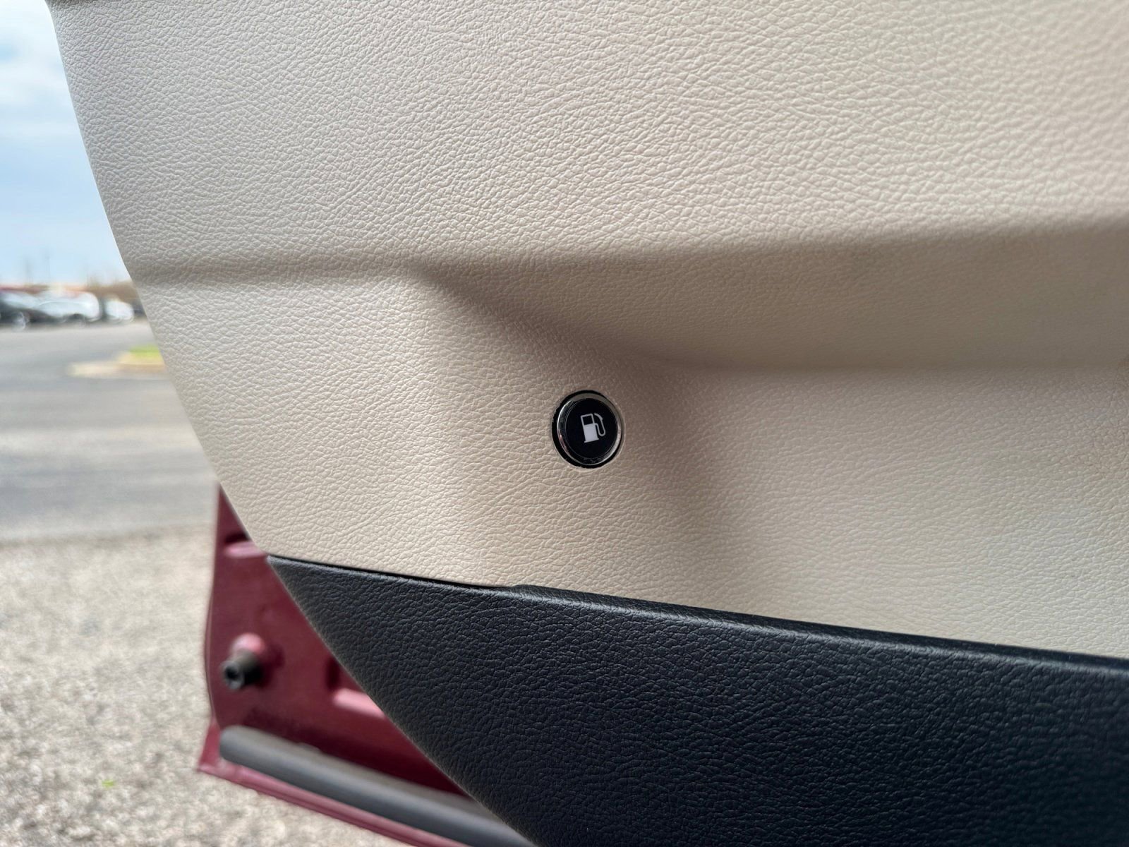 Used 2018 Chrysler 300 Limited w/ Harman/Kardon Audio Group image 20