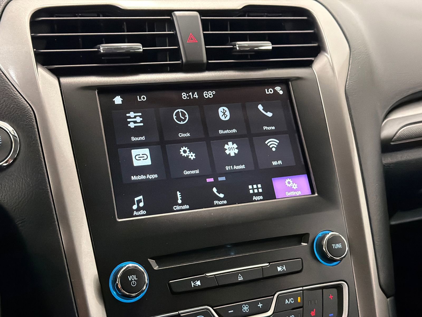 Used 2018 Ford Fusion SE w/ Fusion SE Technology Package FWD image 22