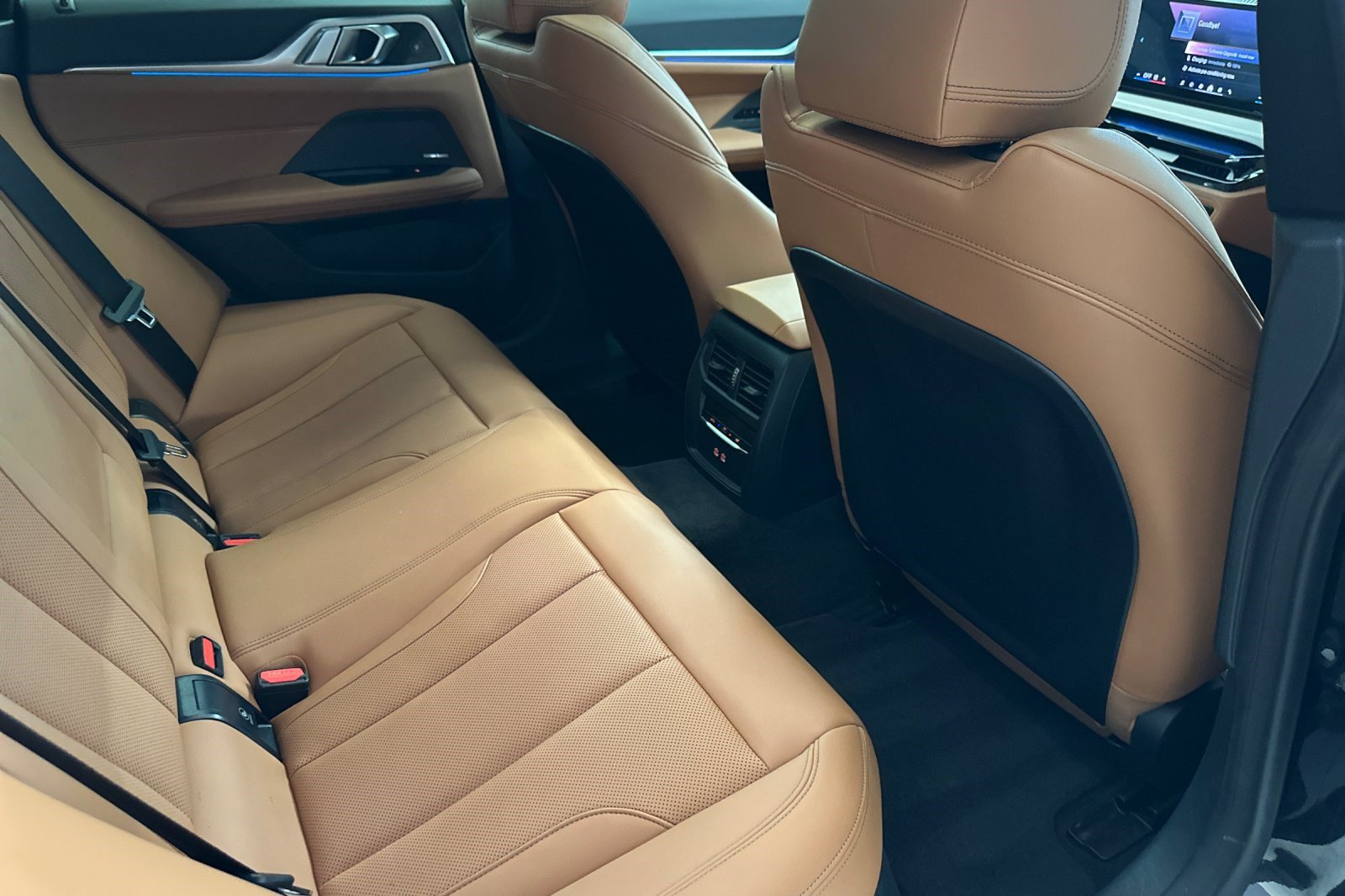 Certified 2025 BMW i4 eDrive40 w/ M Sport Package RWD image 30
