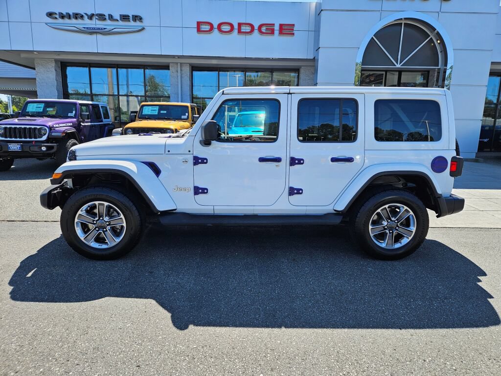 Used 2021 Jeep Wrangler Unlimited Sahara w/ Uconnect 4C Nav & Sound Group AWD/4WD image 2