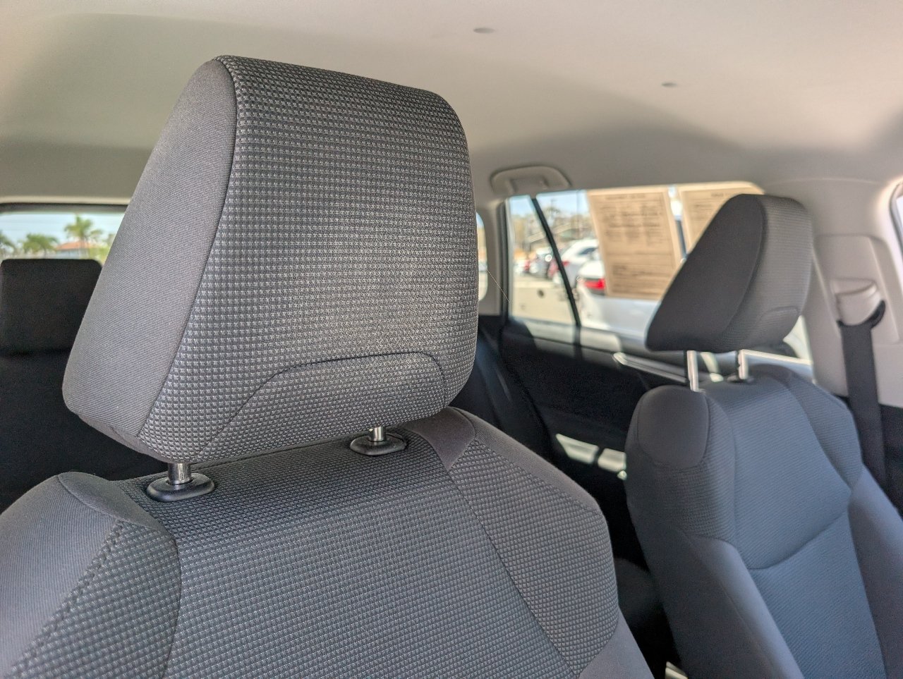 Used 2021 Toyota RAV4 LE FWD image 3