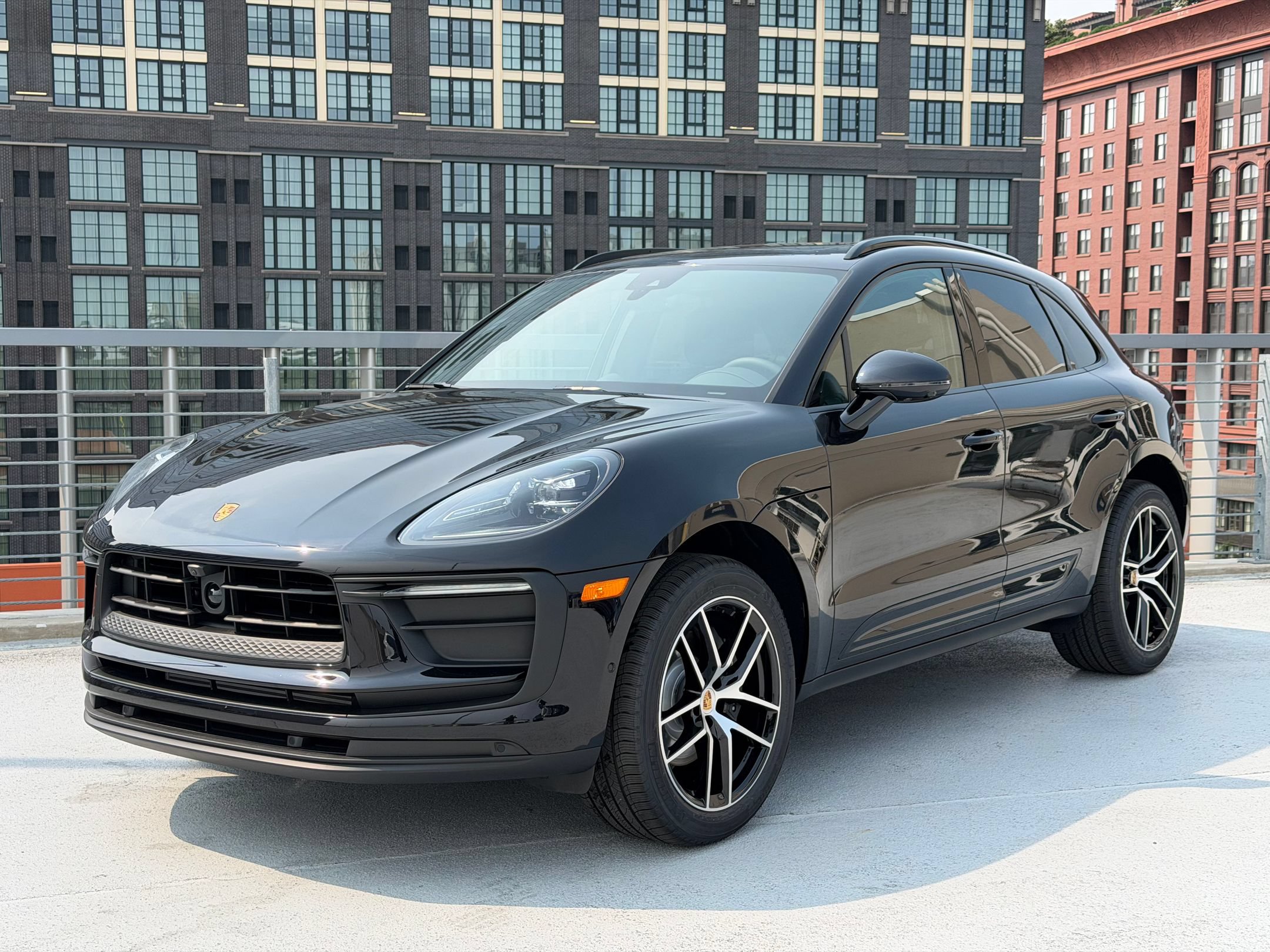 Used 2026 Porsche Macan AWD/4WD image 1