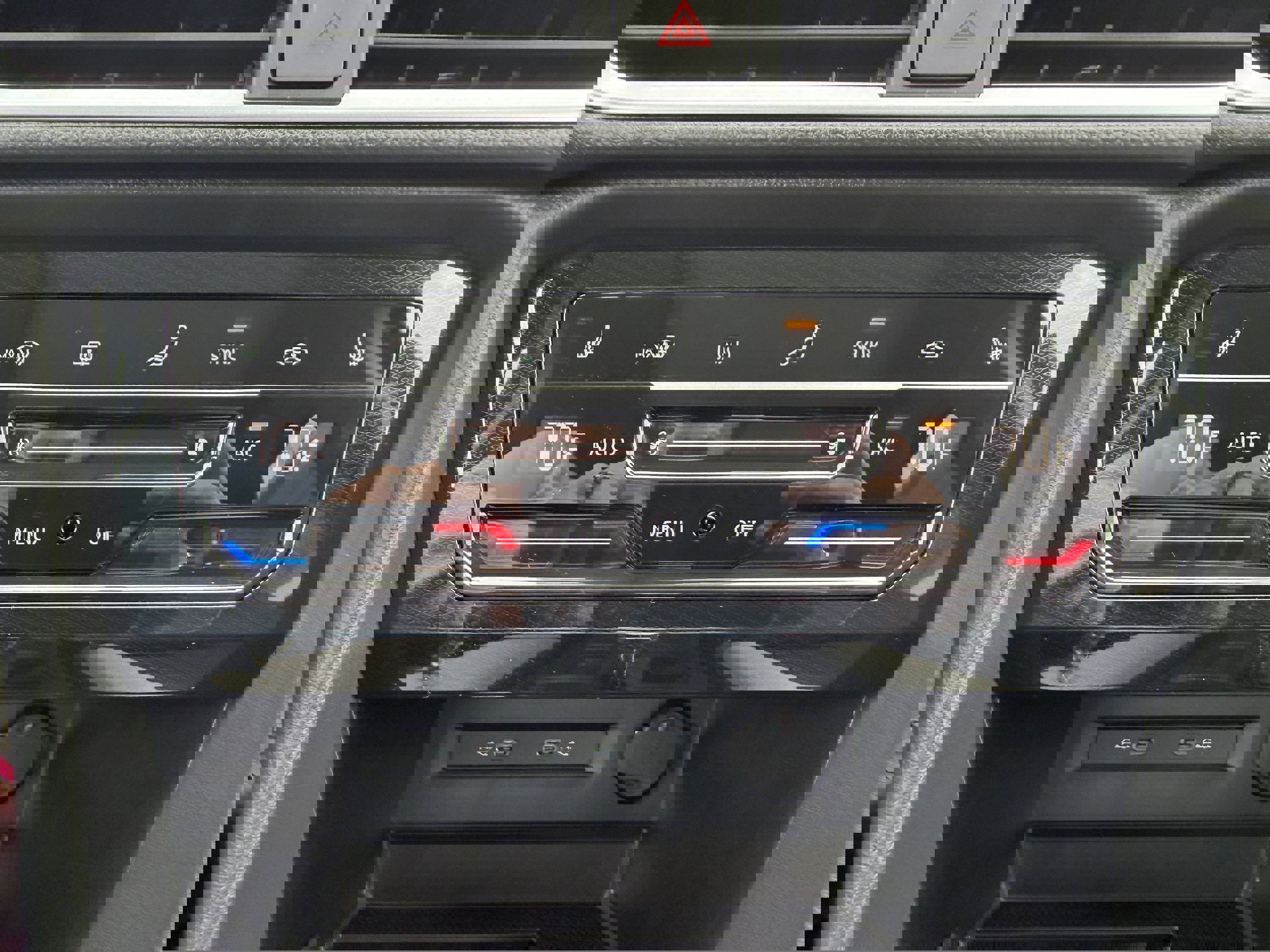 New 2026 Volkswagen Taos SE image 18