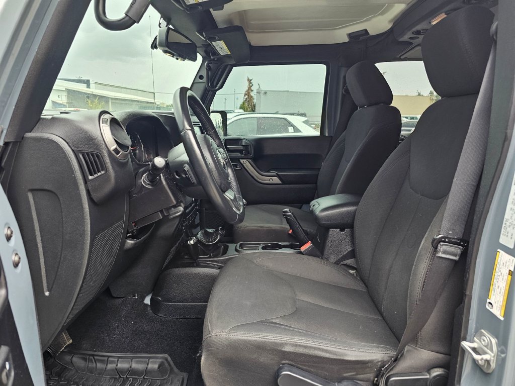 Used 2015 Jeep Wrangler Unlimited Sport w/ Quick Order Package 23S AWD/4WD image 19