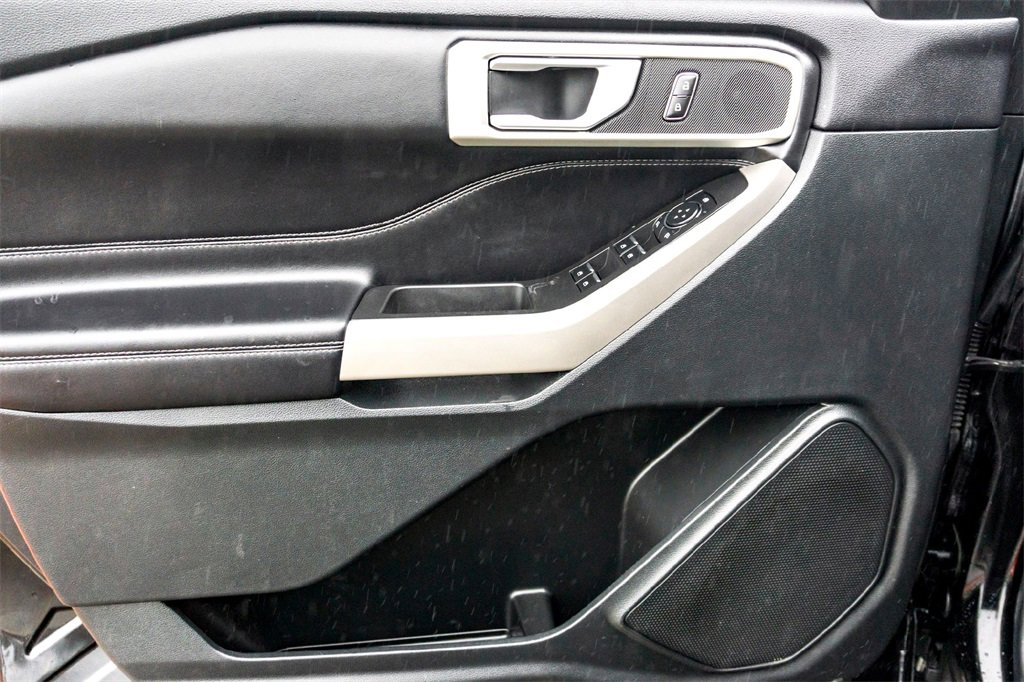 Used 2023 Ford Explorer XLT w/ Equipment Group 202A image 10