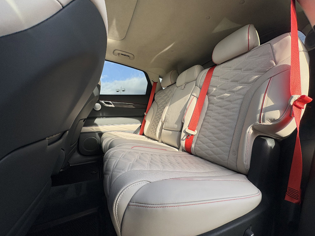 Used 2025 Genesis GV80 3.5T e-SC image 40