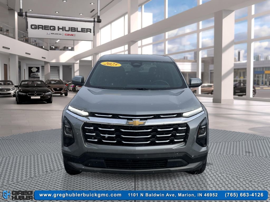Used 2025 Chevrolet Equinox LT image 2