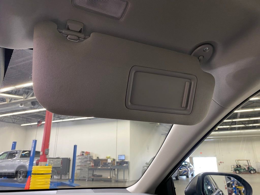 Used 2025 Toyota Camry LE w/ Convenience Package image 35