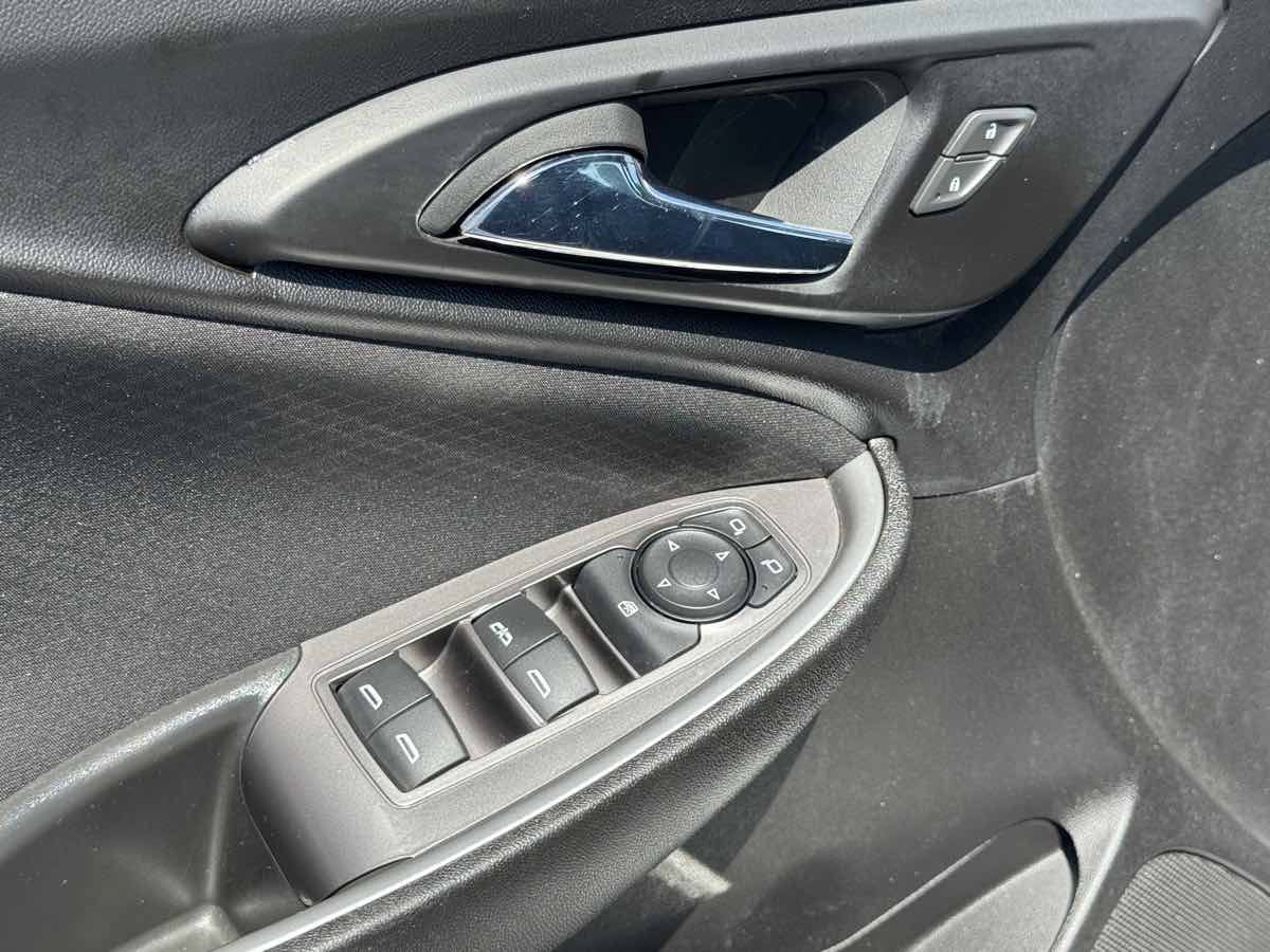 Used 2023 Chevrolet Malibu LT FWD image 29