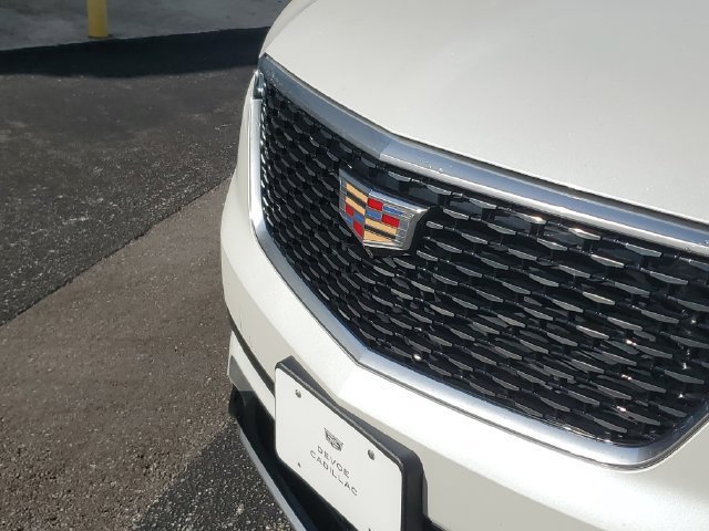Certified 2022 Cadillac XT6 Premium Luxury w/ Technology Package AWD/4WD image 9