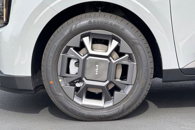 New 2026 Kia Carnival EX FWD image 36