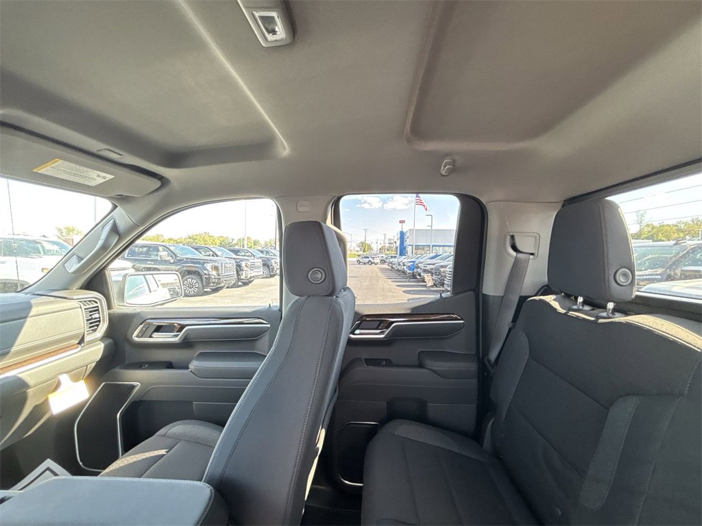 New 2026 GMC Sierra 1500 SLE w/ Preferred Package image 12