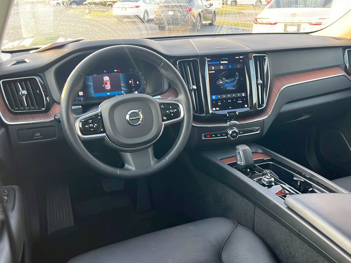 Used 2023 Volvo XC60 B5 Plus w/ Protection Package Premier image 18