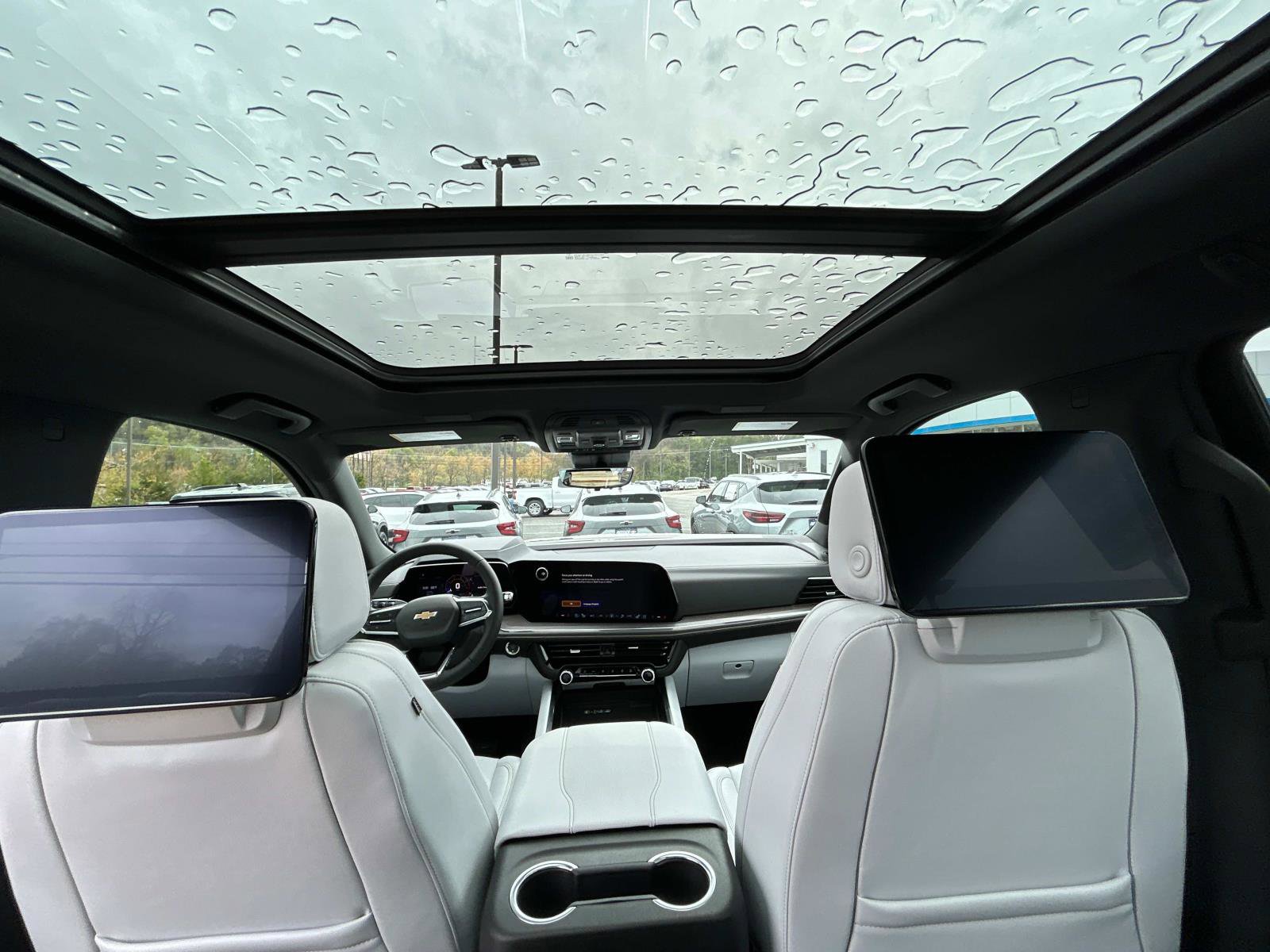 New 2025 Chevrolet Suburban Premier image 14