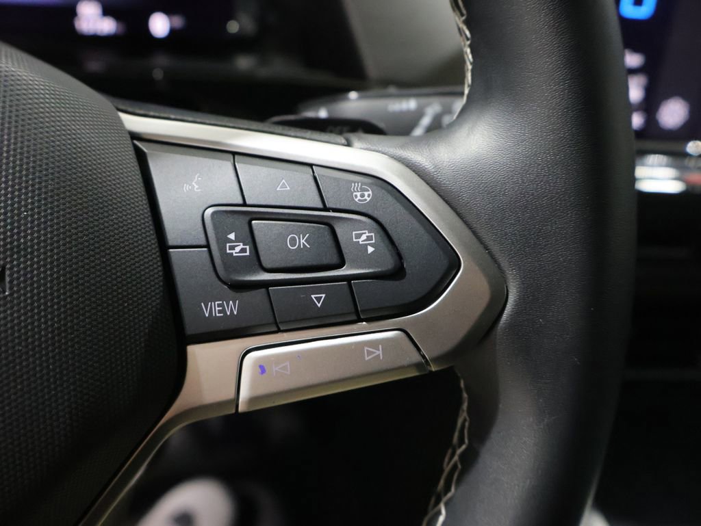 Used 2025 Volkswagen Atlas Cross Sport SE image 33