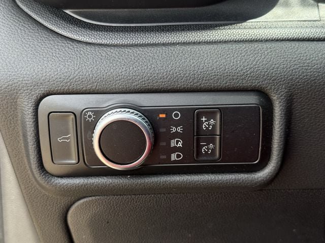 Used 2023 Ford Explorer 4WD image 19