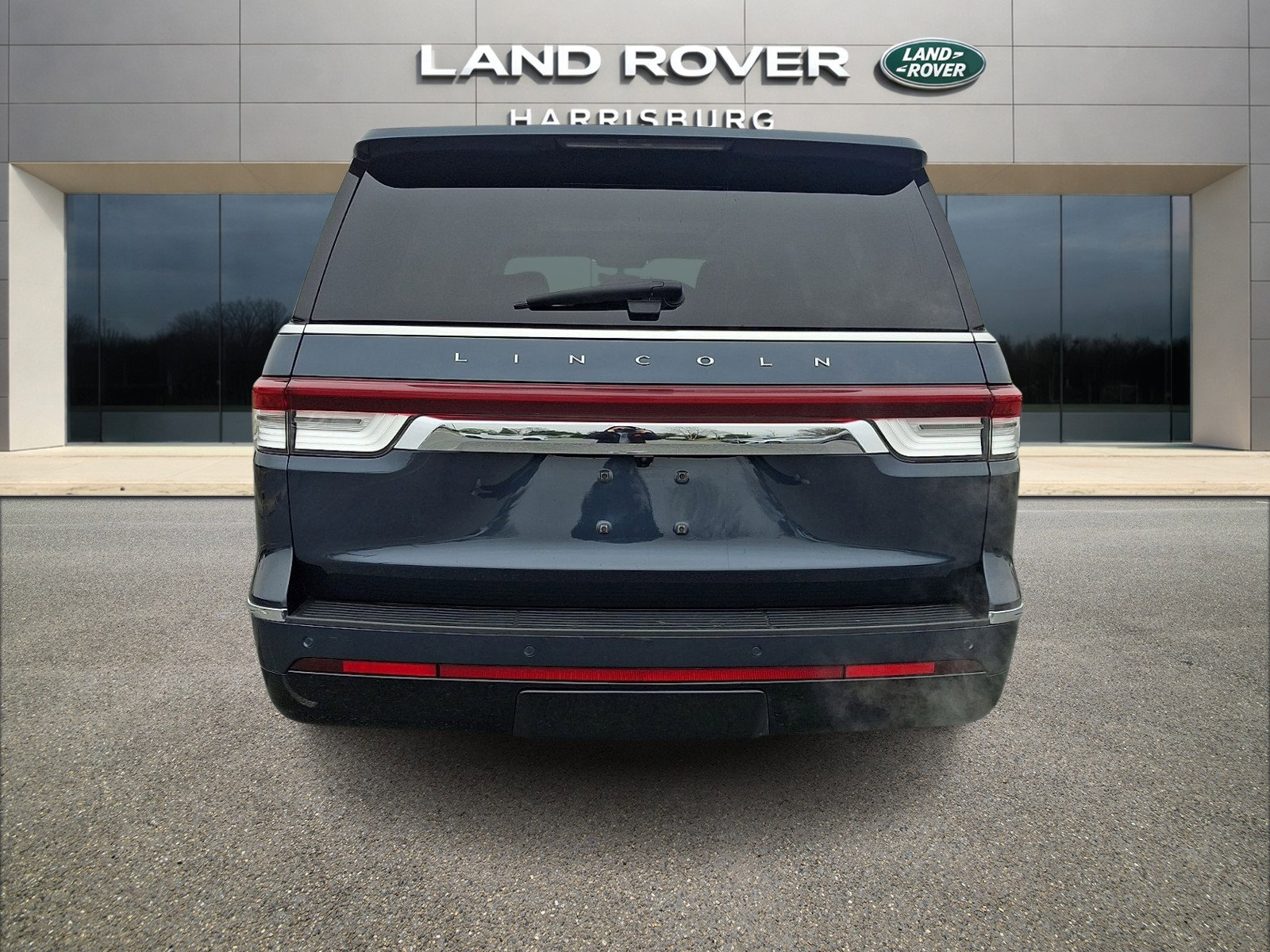 Used 2022 Lincoln Navigator L Reserve image 3