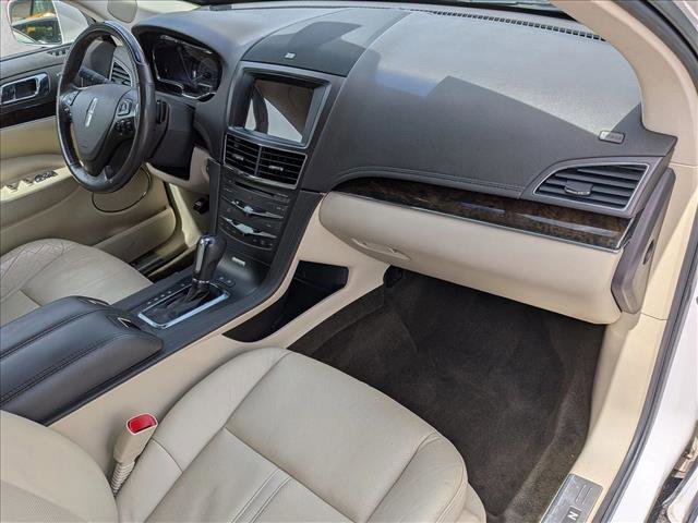 Used 2013 Lincoln MKT AWD image 25