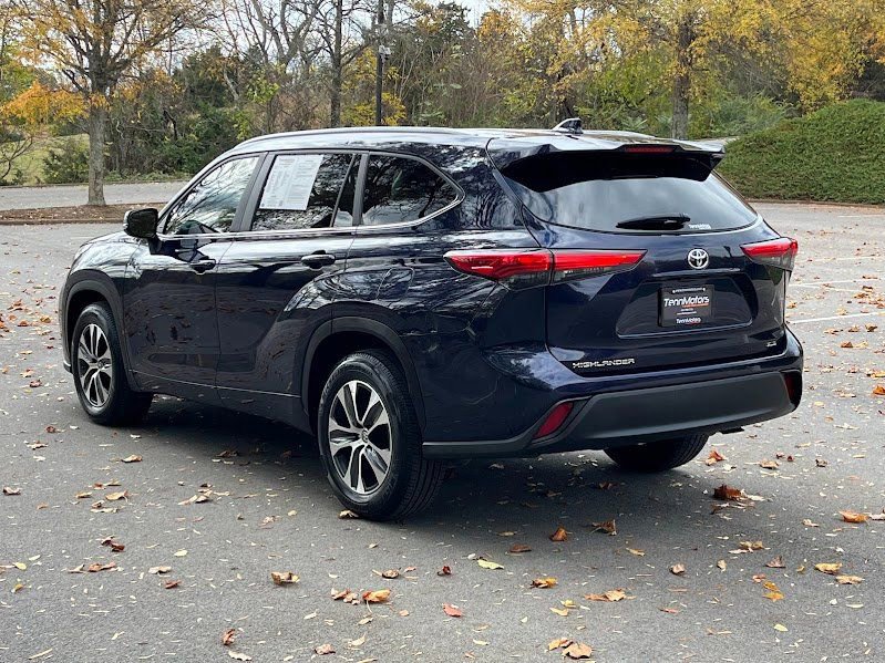 Used 2023 Toyota Highlander XLE image 25
