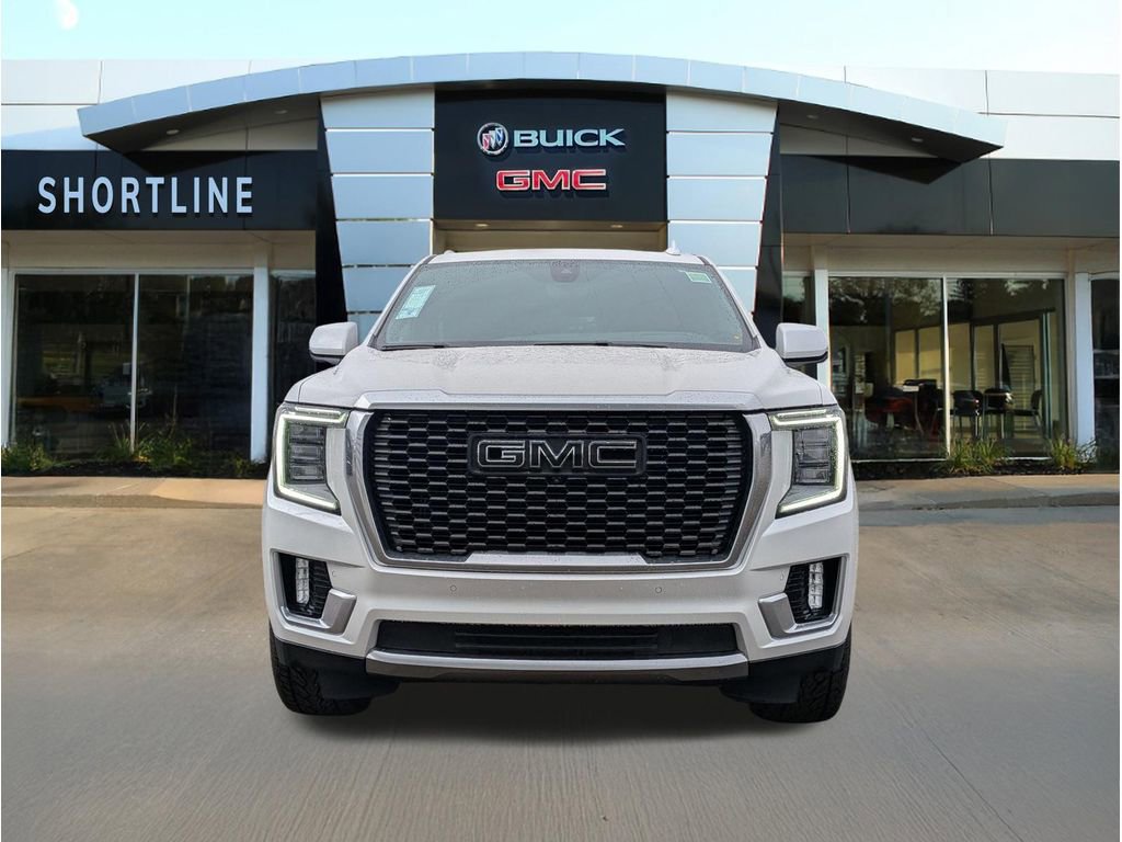 Used 2021 GMC Yukon XL Denali w/ Denali Premium Package RWD image 10