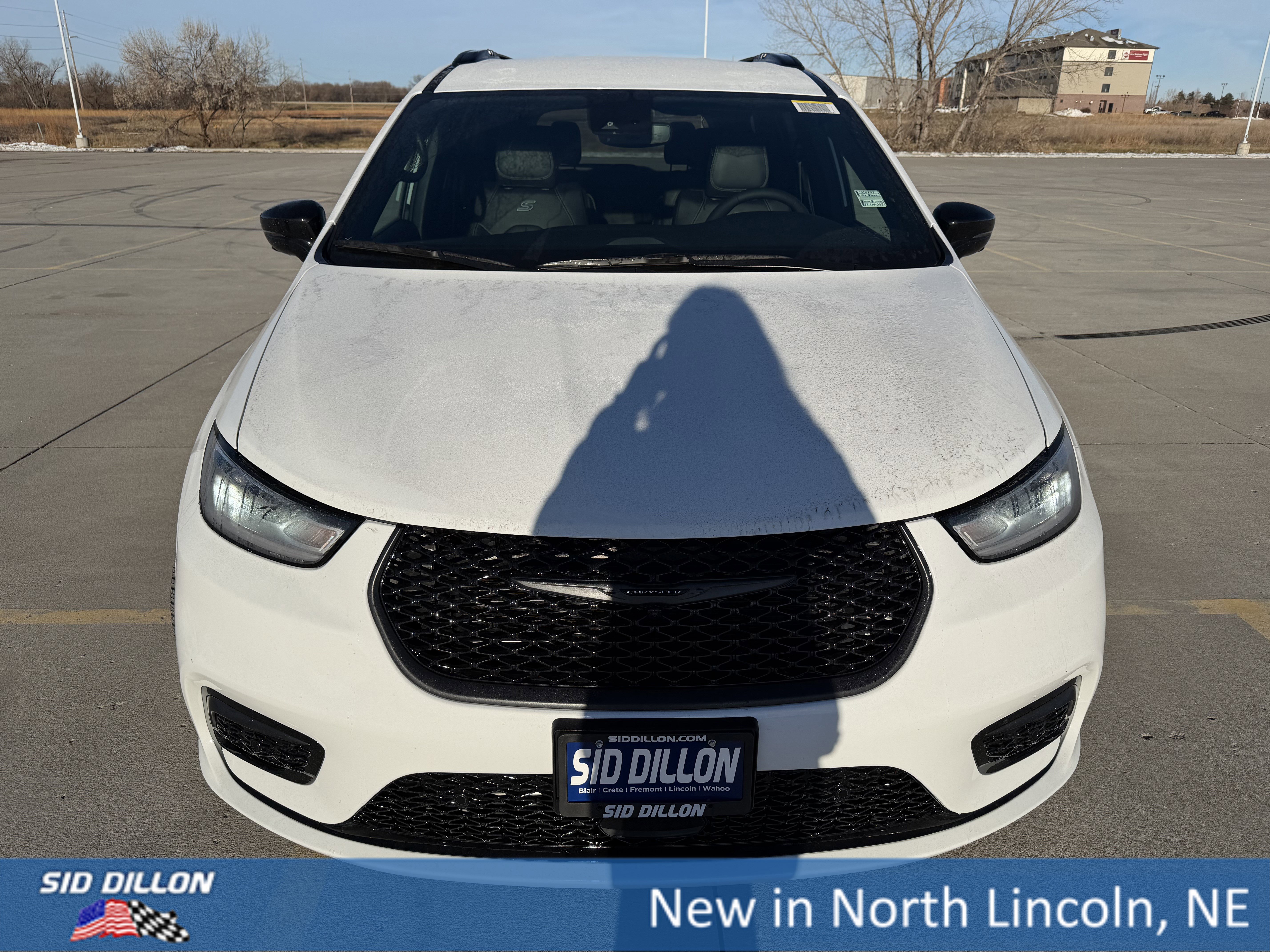 New 2026 Chrysler Pacifica Select w/ S Appearance Package image 3