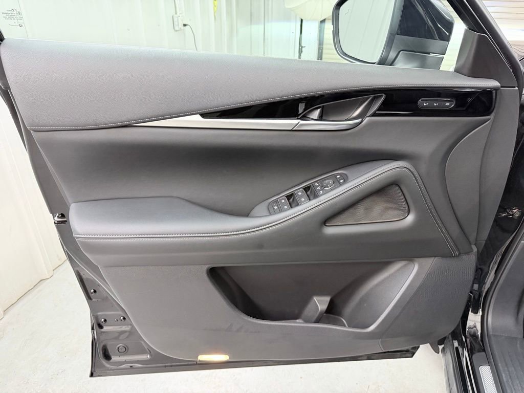 Certified 2025 INFINITI QX60 Pure image 12