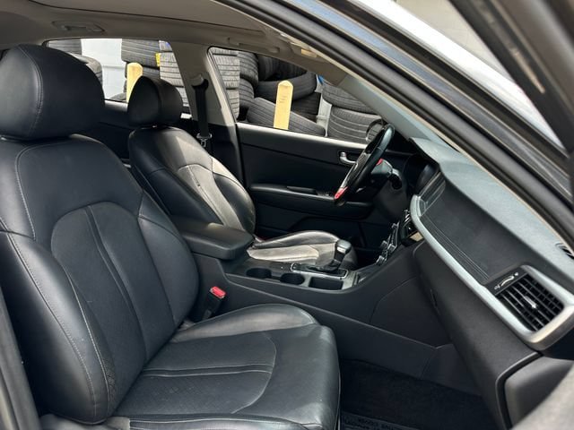 Used 2020 Kia Optima SE FWD image 28